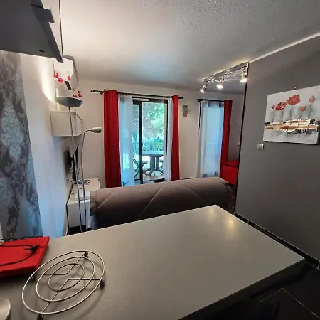 Appartement Beau A A 150 M De La