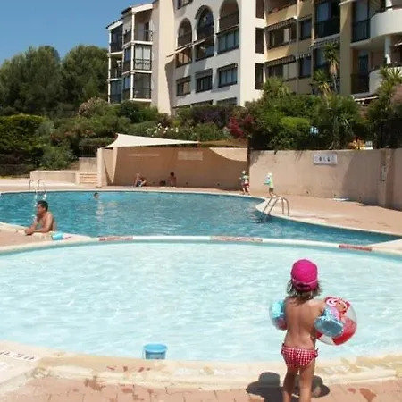Appartement Beau A A 150 M De La *
